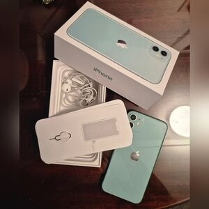 Used UNLOCKED iphone11